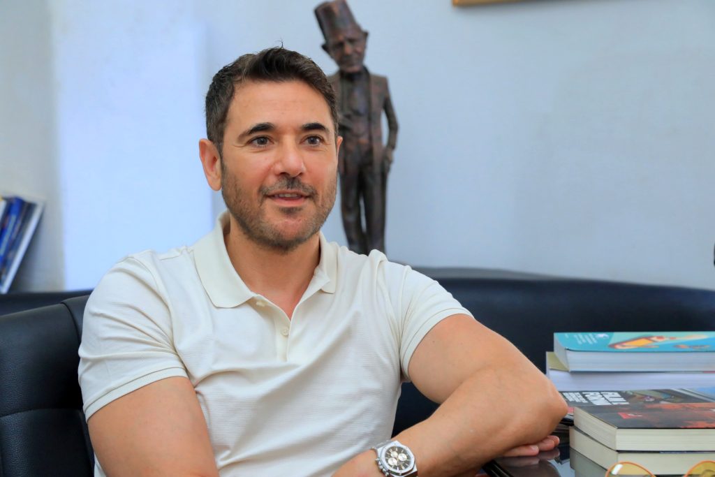 مهرجان القاهرة السينمائي يمنح أحمد عز جائزة فاتن حمامة للتميز